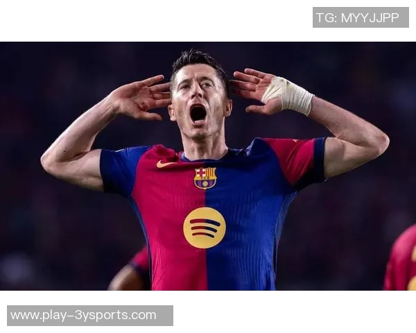 阿斯报道莱万左眼眶骨裂或将佩戴面具出战巴萨比赛